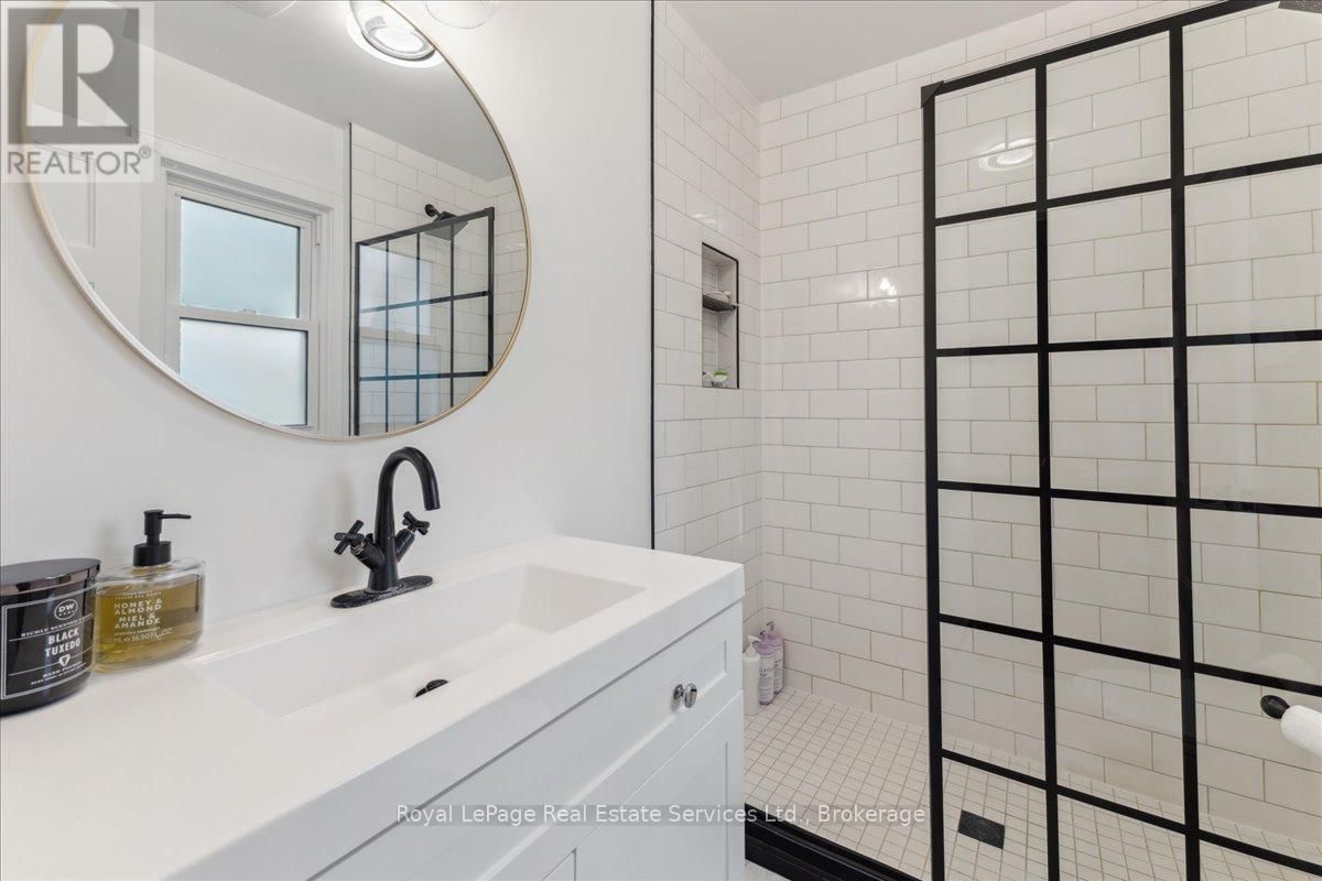 160 HOME STREET Image 12