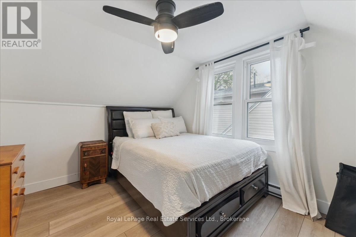 160 HOME STREET Image 15