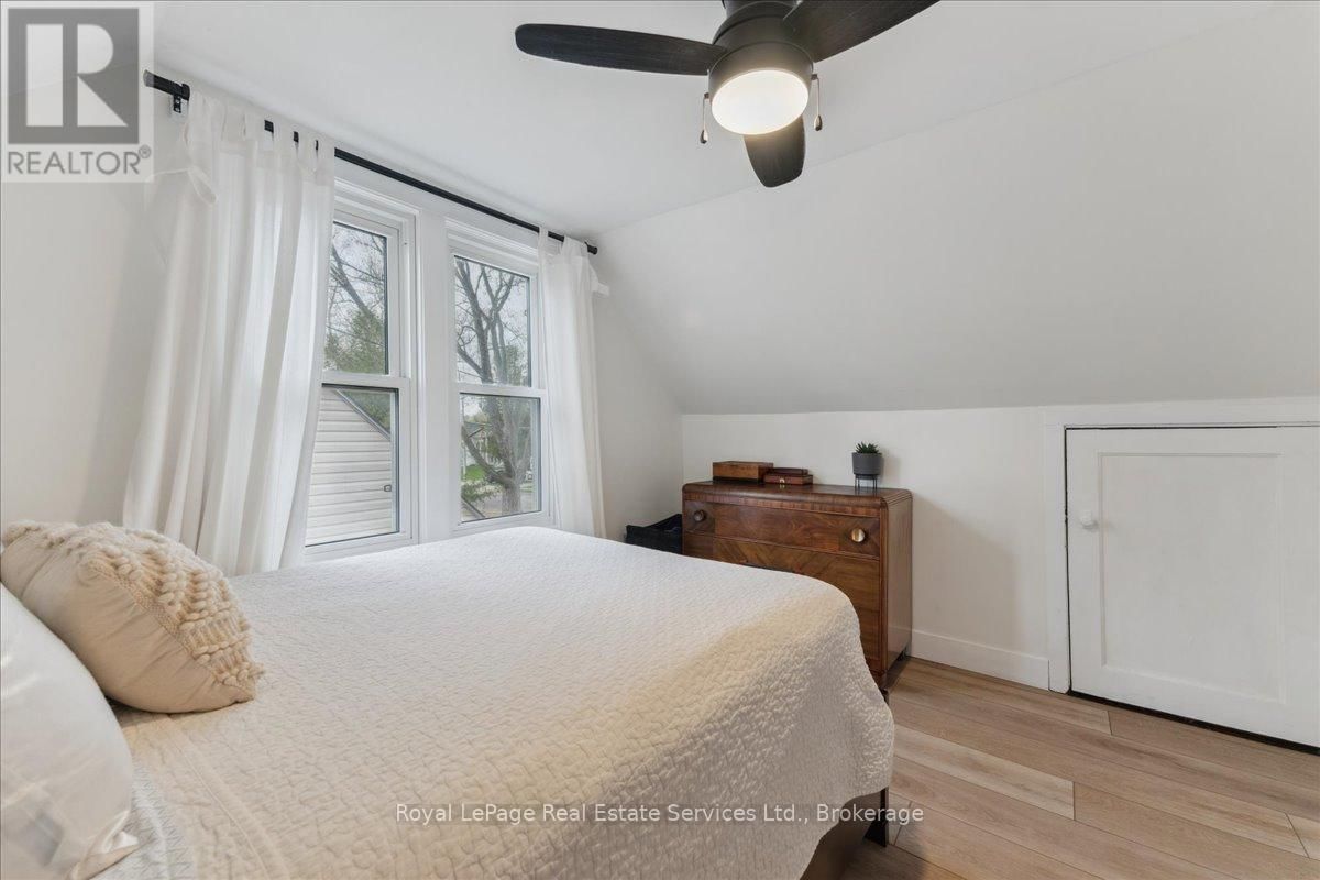 160 HOME STREET Image 16