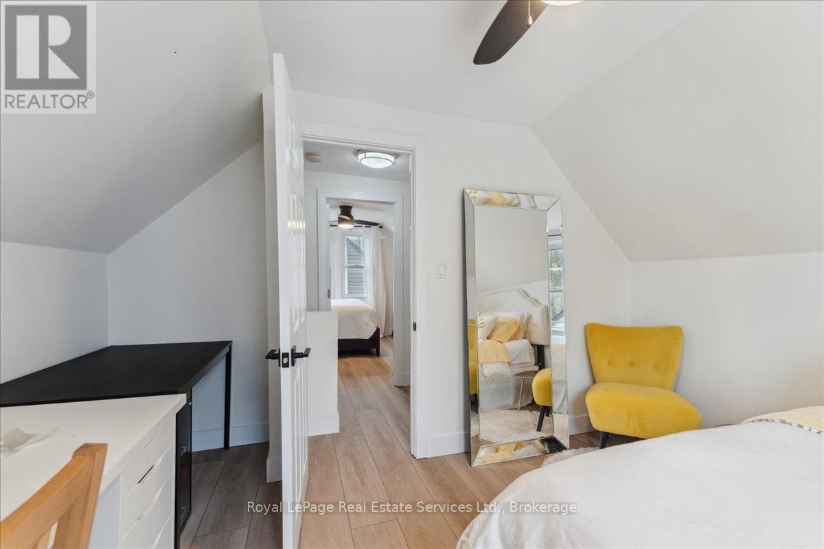 160 HOME STREET Image 19