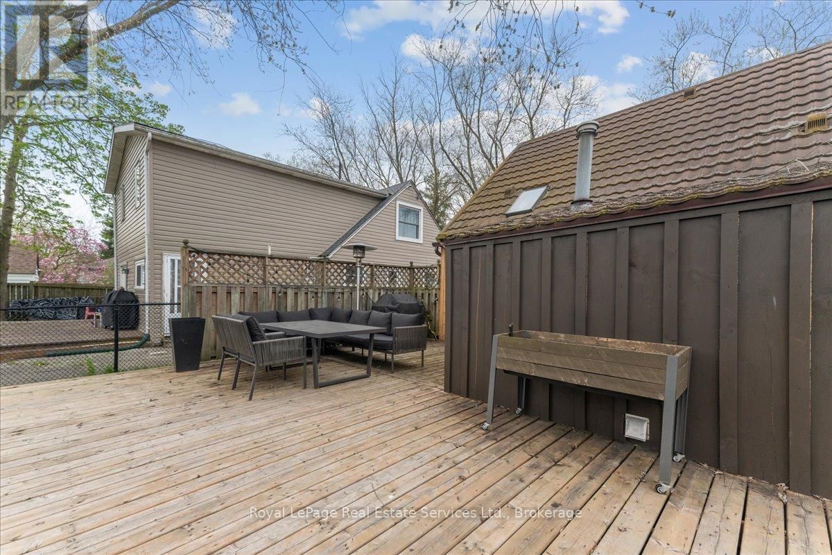 160 HOME STREET Image 25