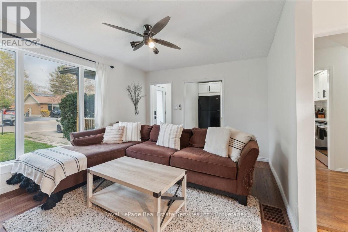 160 HOME STREET Image 6
