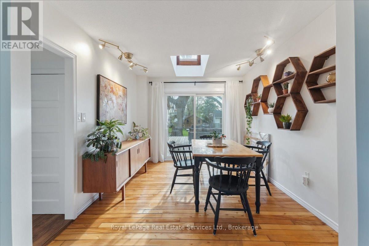 160 HOME STREET Image 8