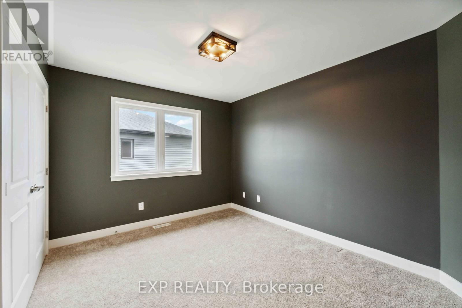 46 ANDROMEDA ROAD Image 15