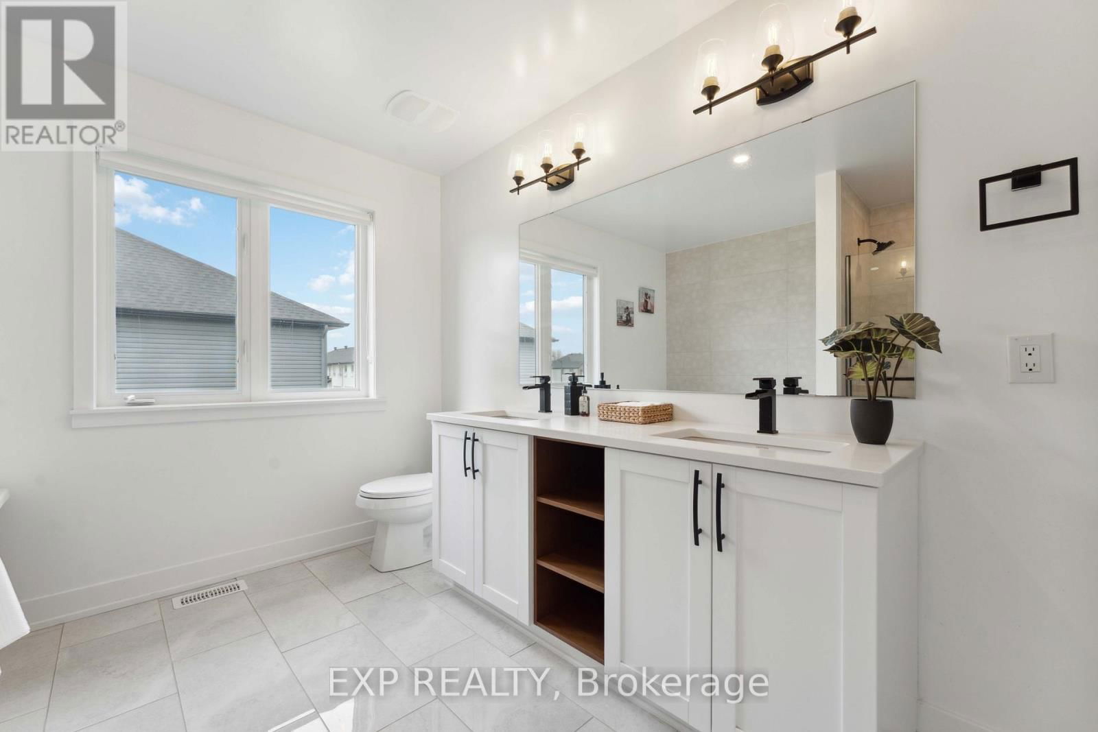46 ANDROMEDA ROAD Image 21