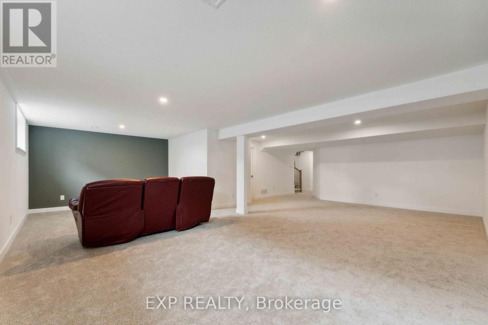 46 ANDROMEDA ROAD Image 24