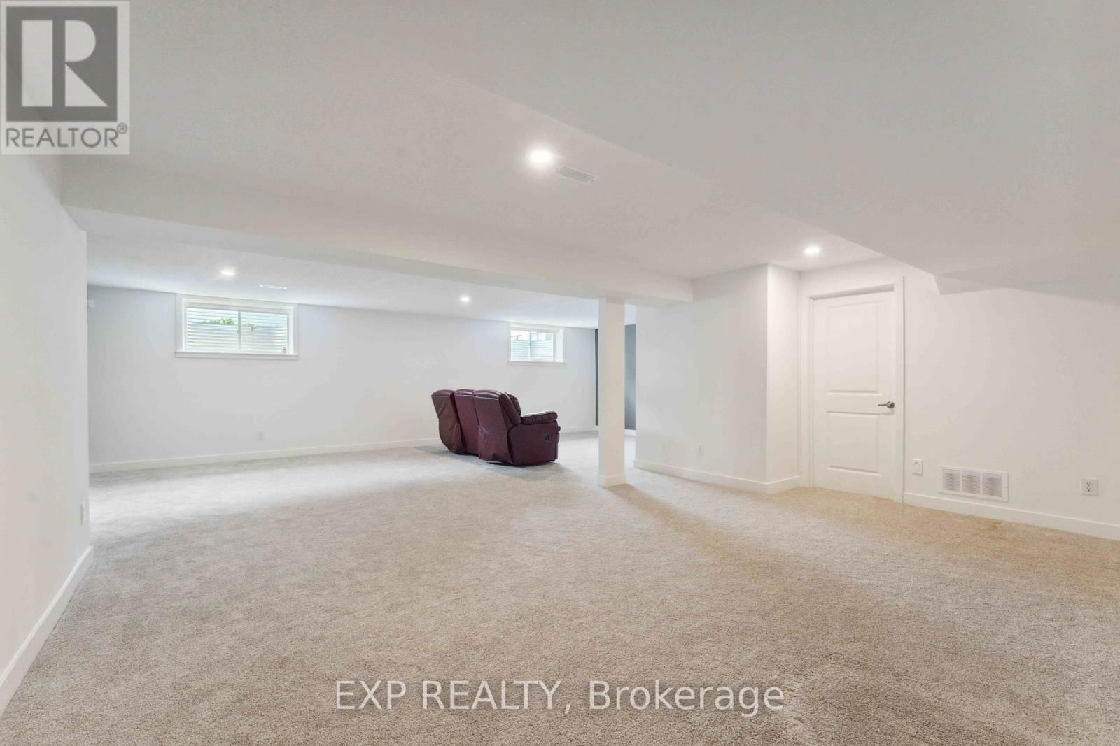 46 ANDROMEDA ROAD Image 25
