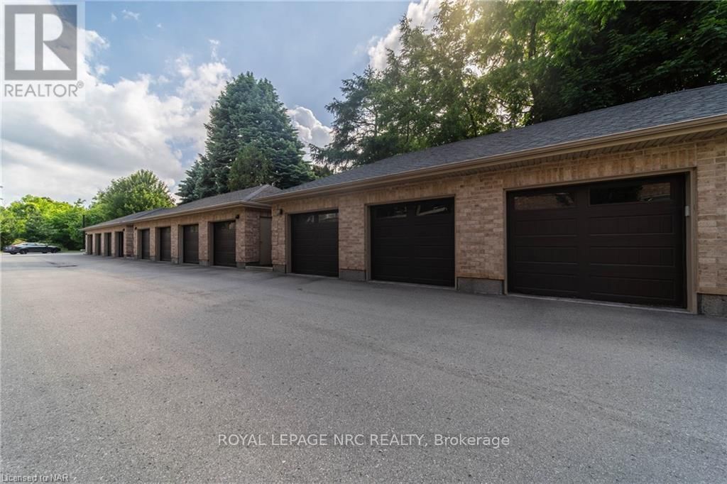 102 - 4644 PETTIT AVENUE Image 30