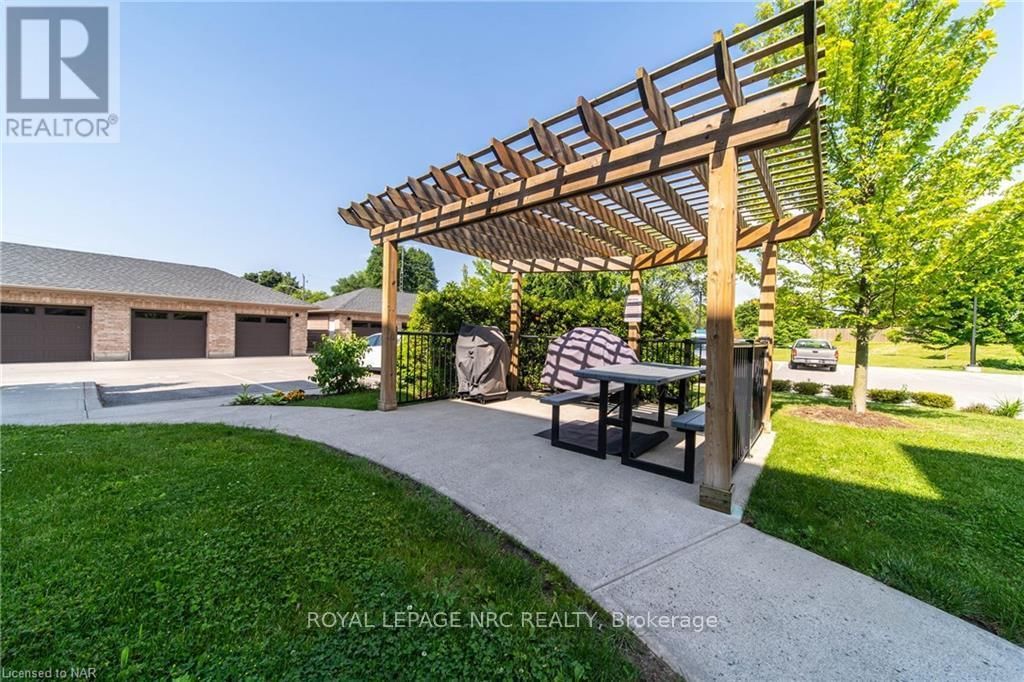 102 - 4644 PETTIT AVENUE Image 32