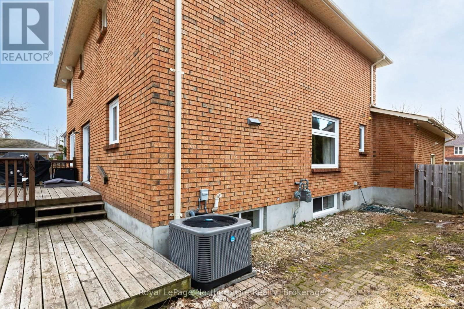 3 CANTERBURY CRESCENT Image 18