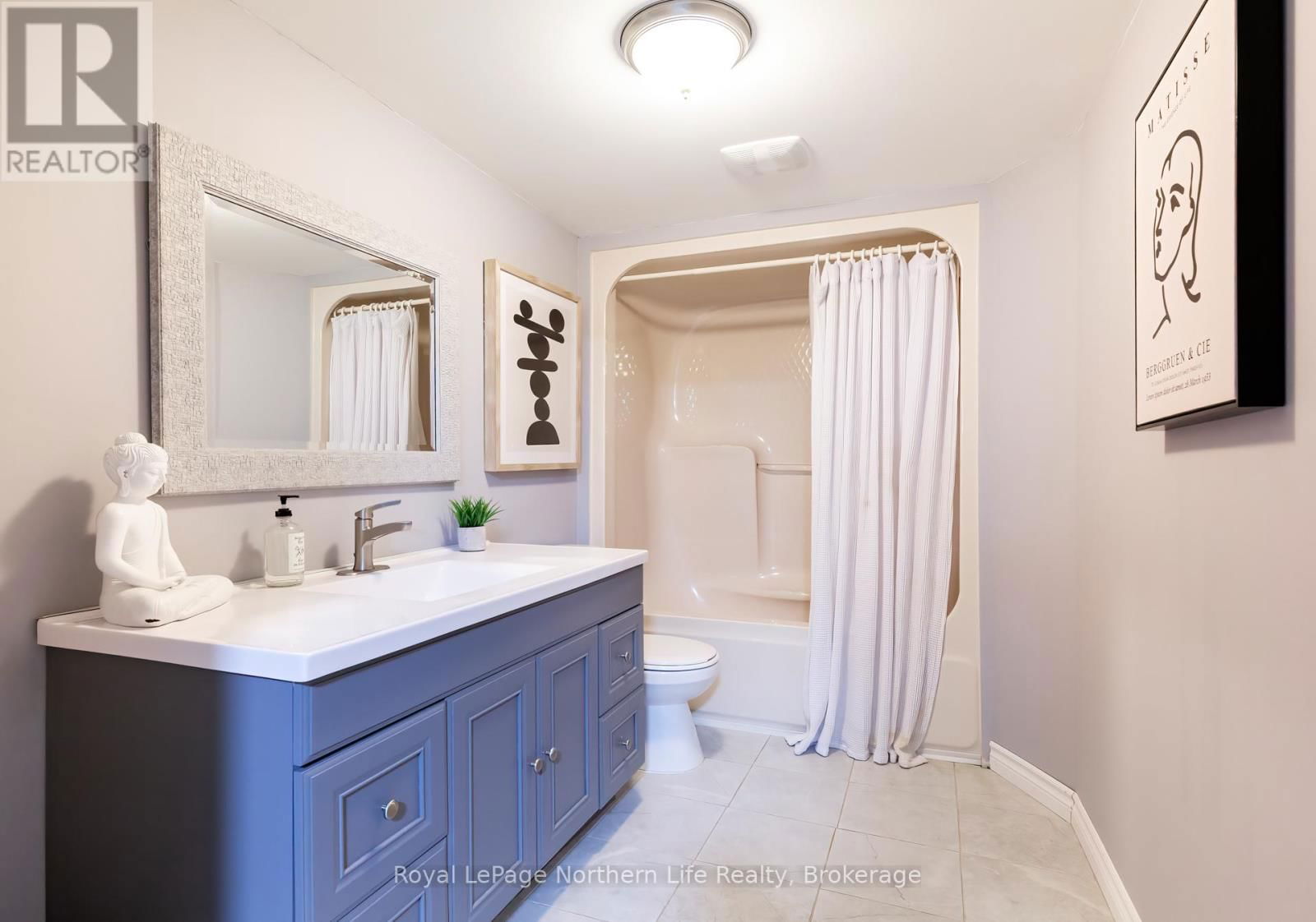 3 CANTERBURY CRESCENT Image 40
