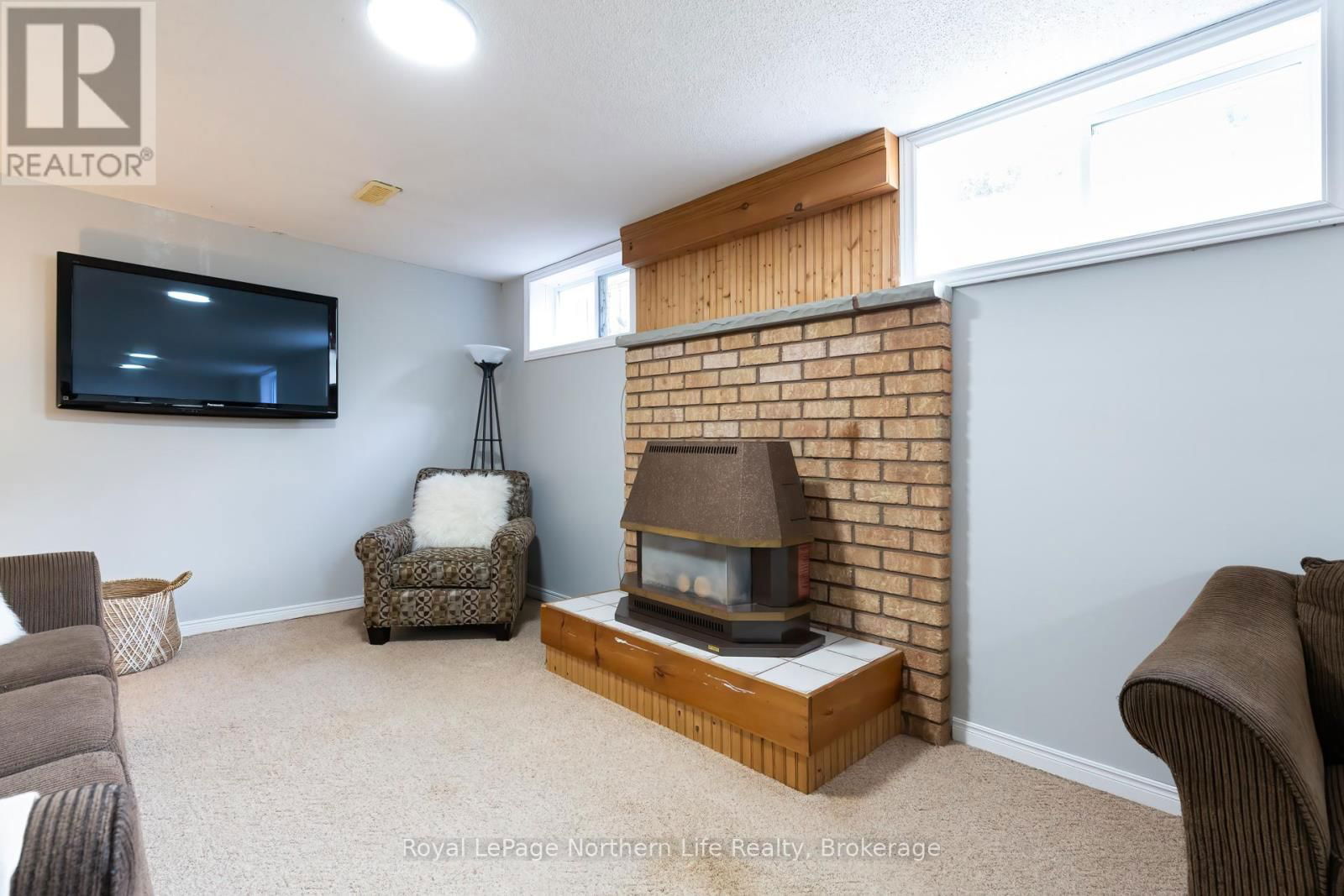 3 CANTERBURY CRESCENT Image 42
