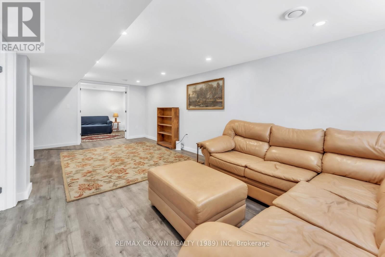 40 BIRCH CRESCENT Image 22