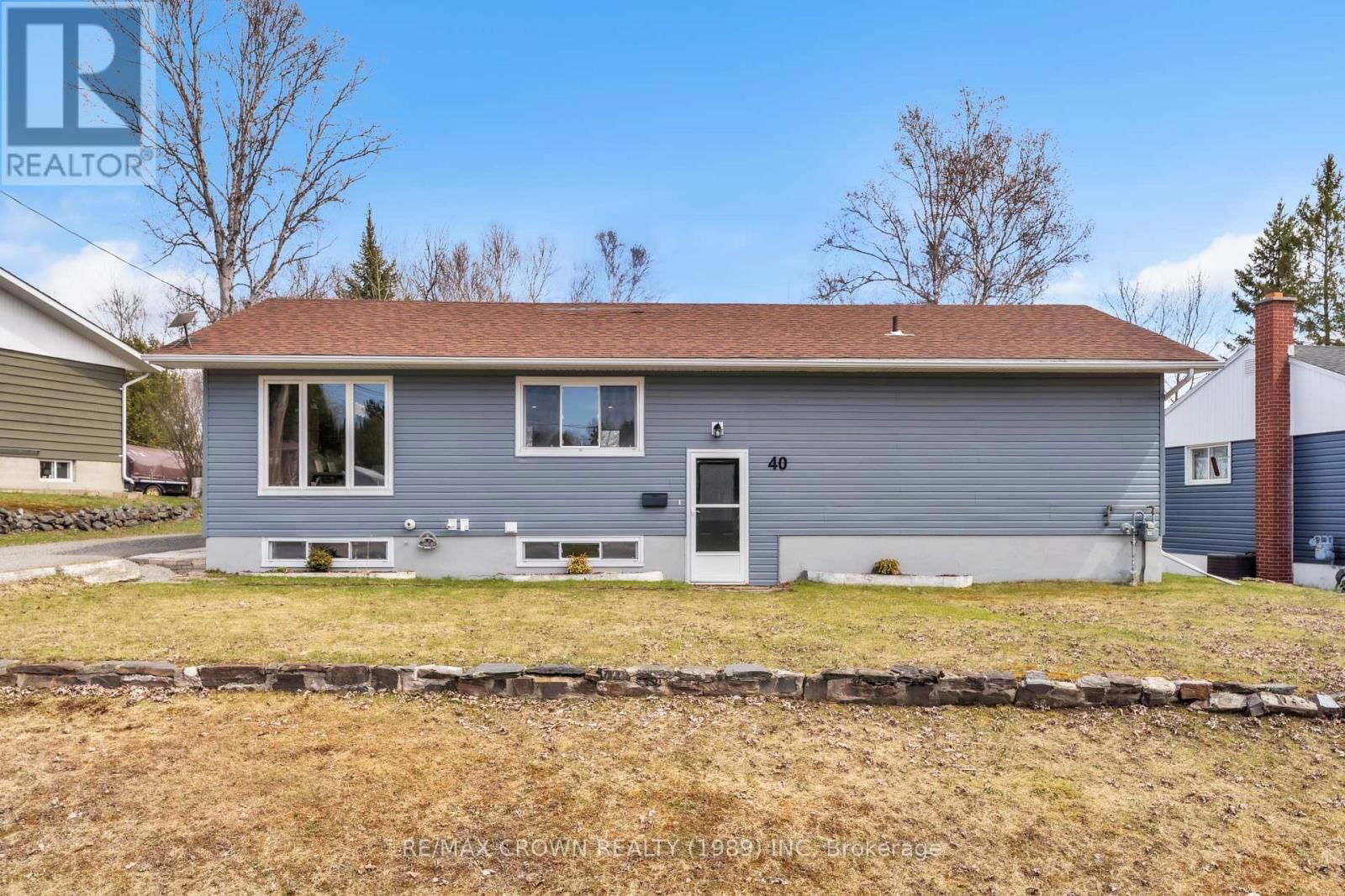 40 BIRCH CRESCENT Image 30