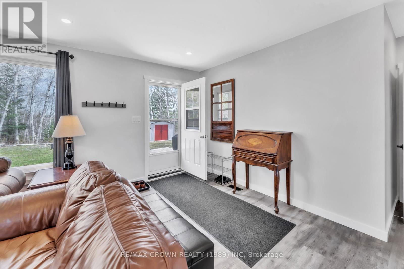 40 BIRCH CRESCENT Image 7