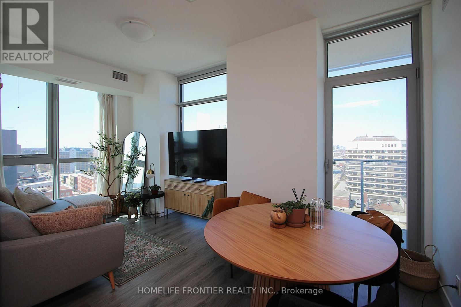 1209 - 60 FREDERICK STREET Image 4
