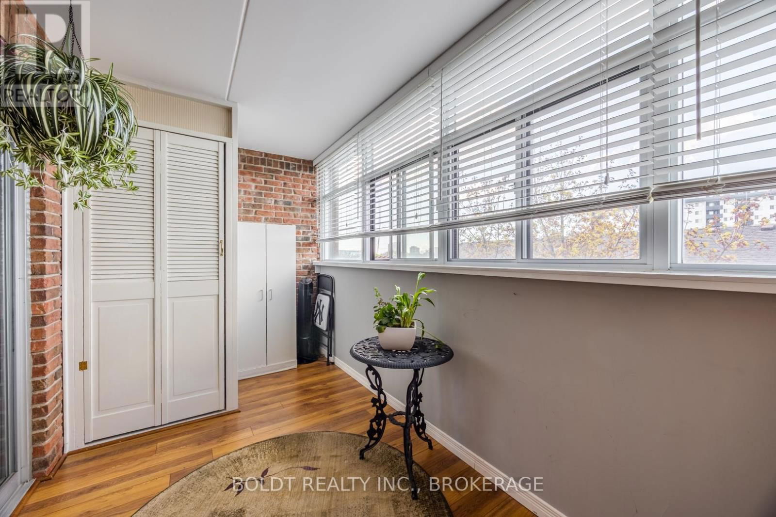 308 - 276 OAKDALE AVENUE Image 12