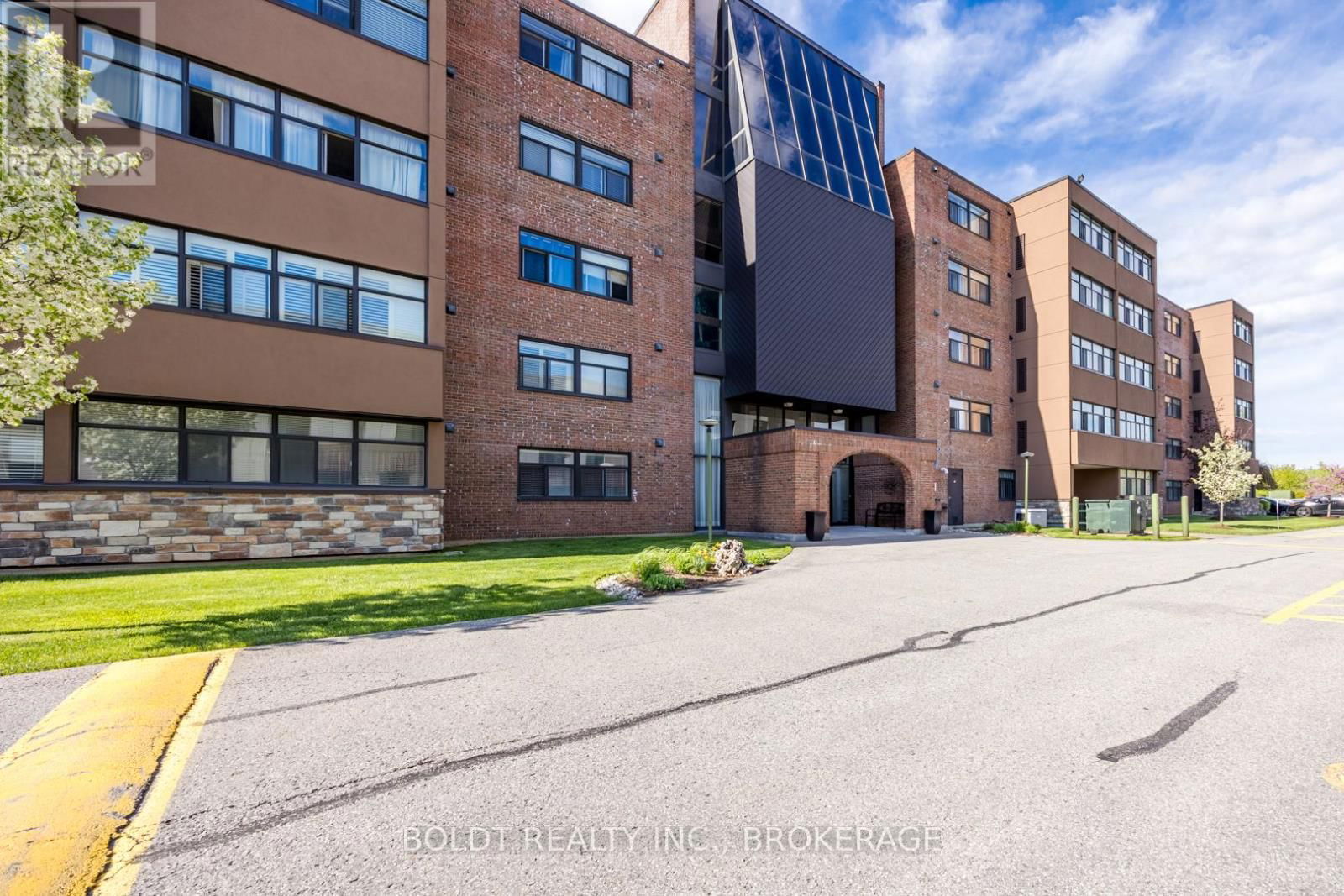 308 - 276 OAKDALE AVENUE Image 2