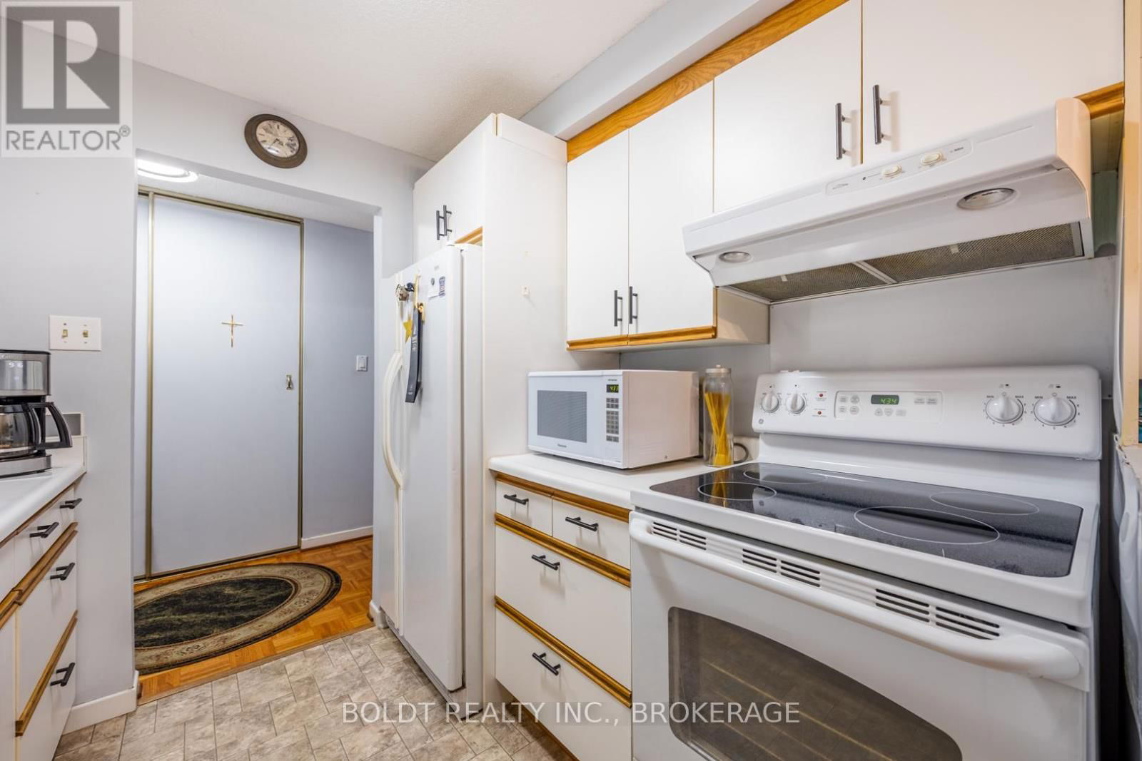 308 - 276 OAKDALE AVENUE Image 3