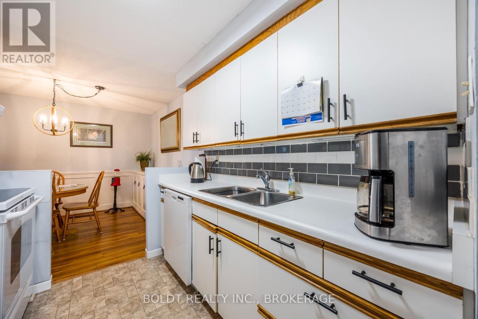 308 - 276 OAKDALE AVENUE Image 4