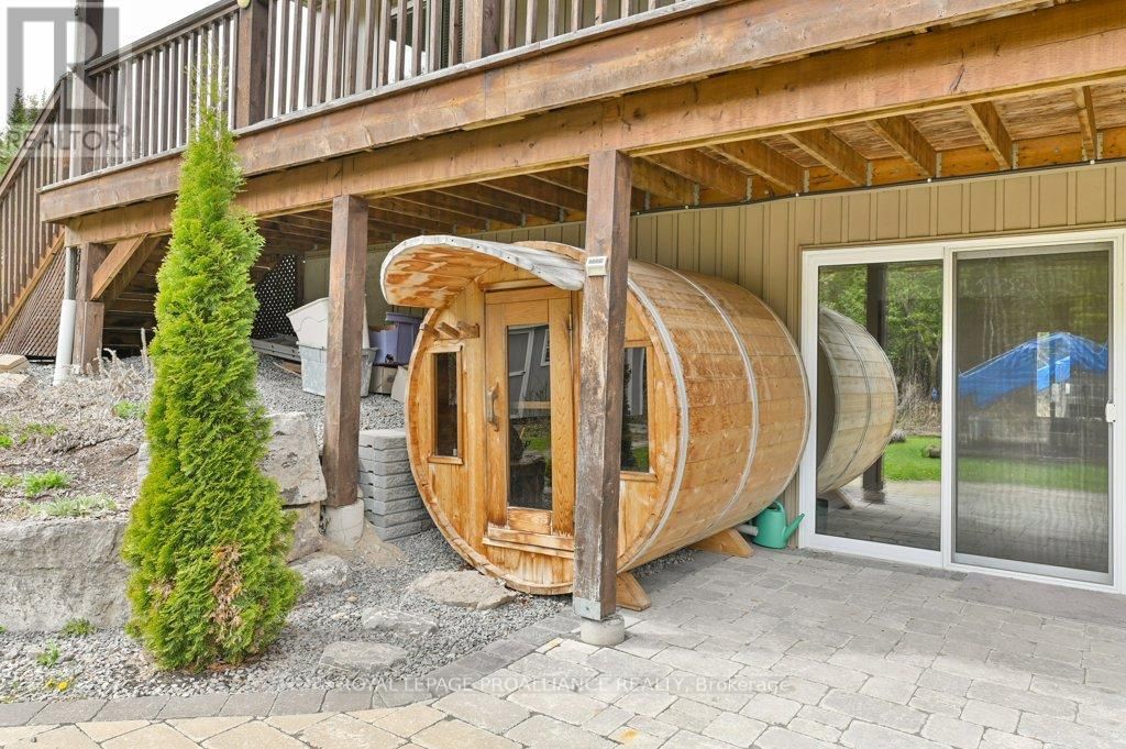 1554 SHANNON ROAD Image 36