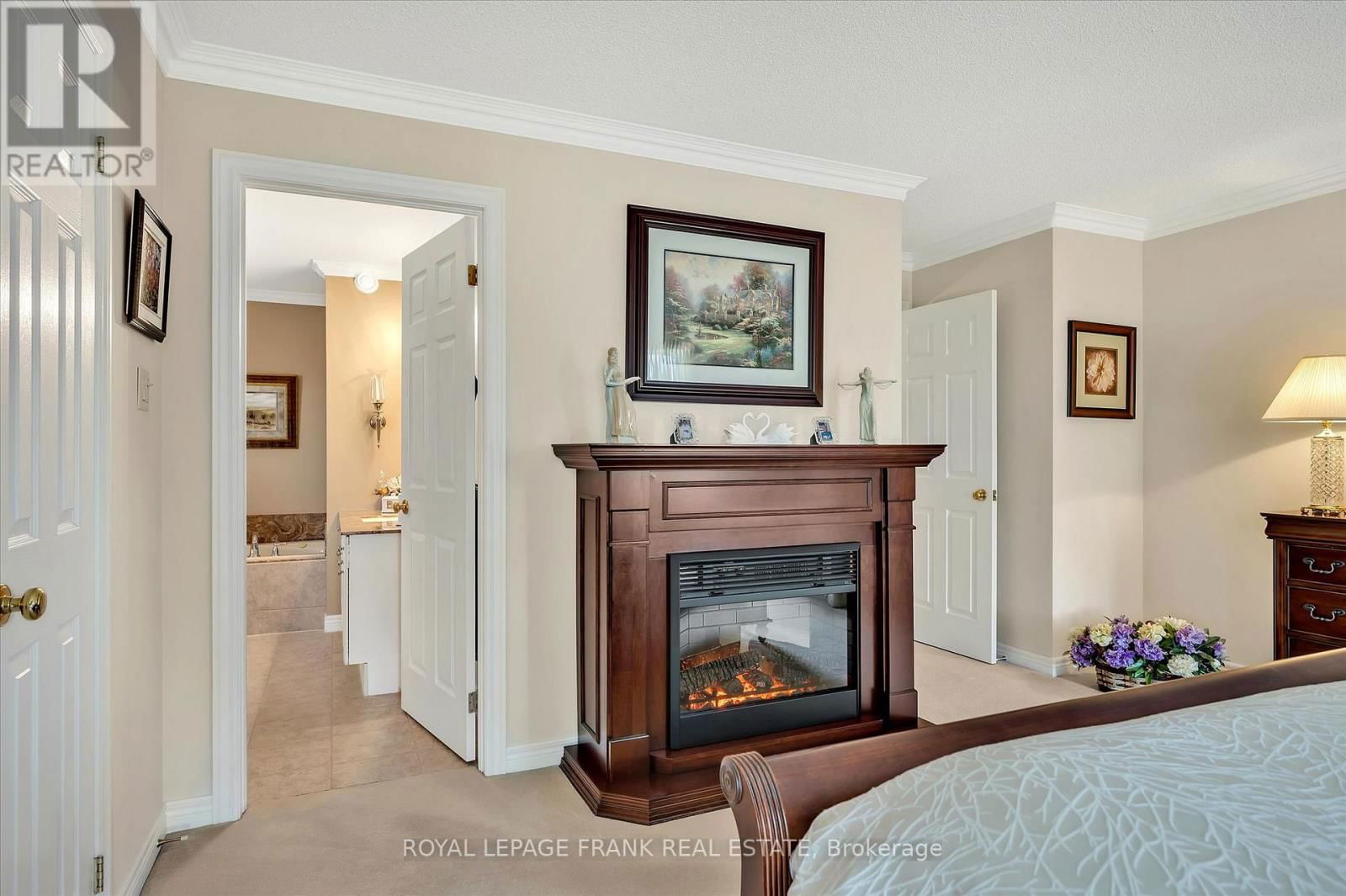 42 HUNTINGWOOD CRESCENT Image 13