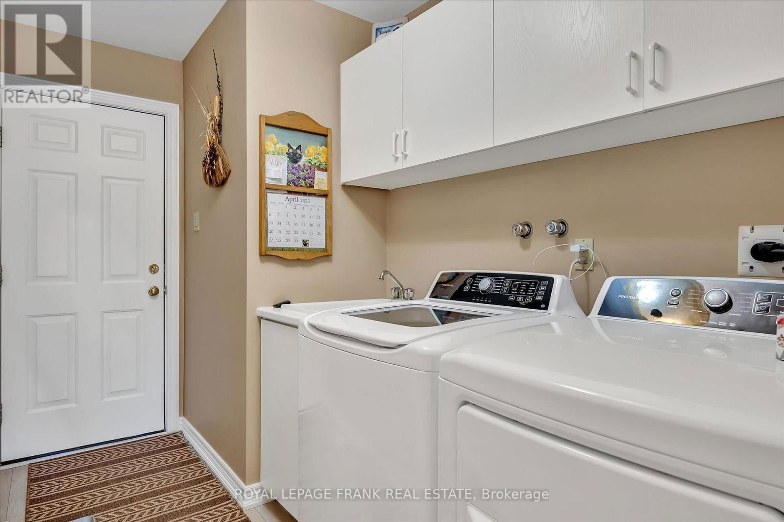 42 HUNTINGWOOD CRESCENT Image 18