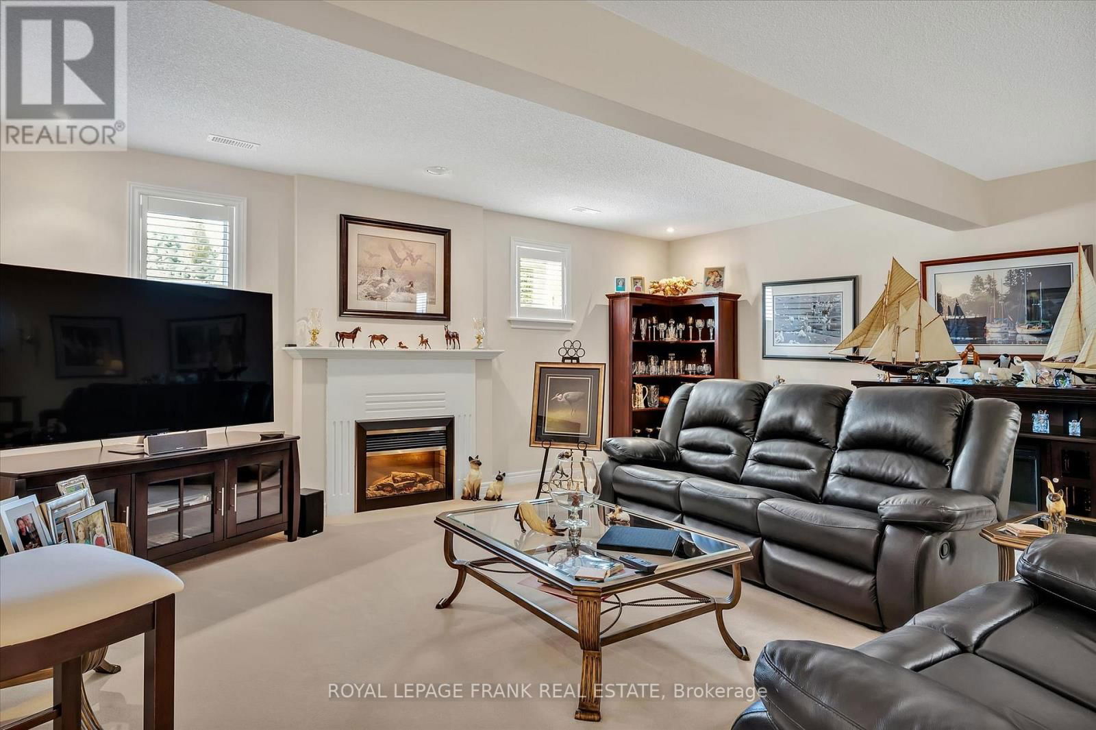 42 HUNTINGWOOD CRESCENT Image 19