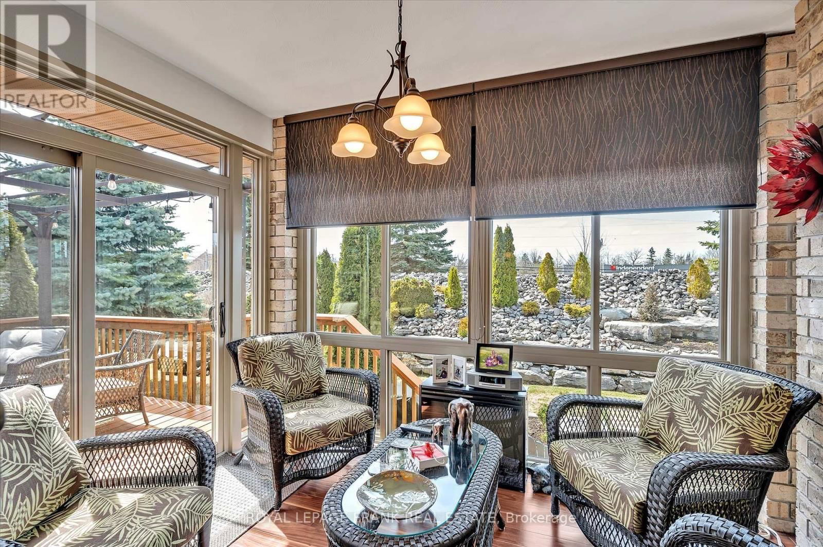 42 HUNTINGWOOD CRESCENT Image 25