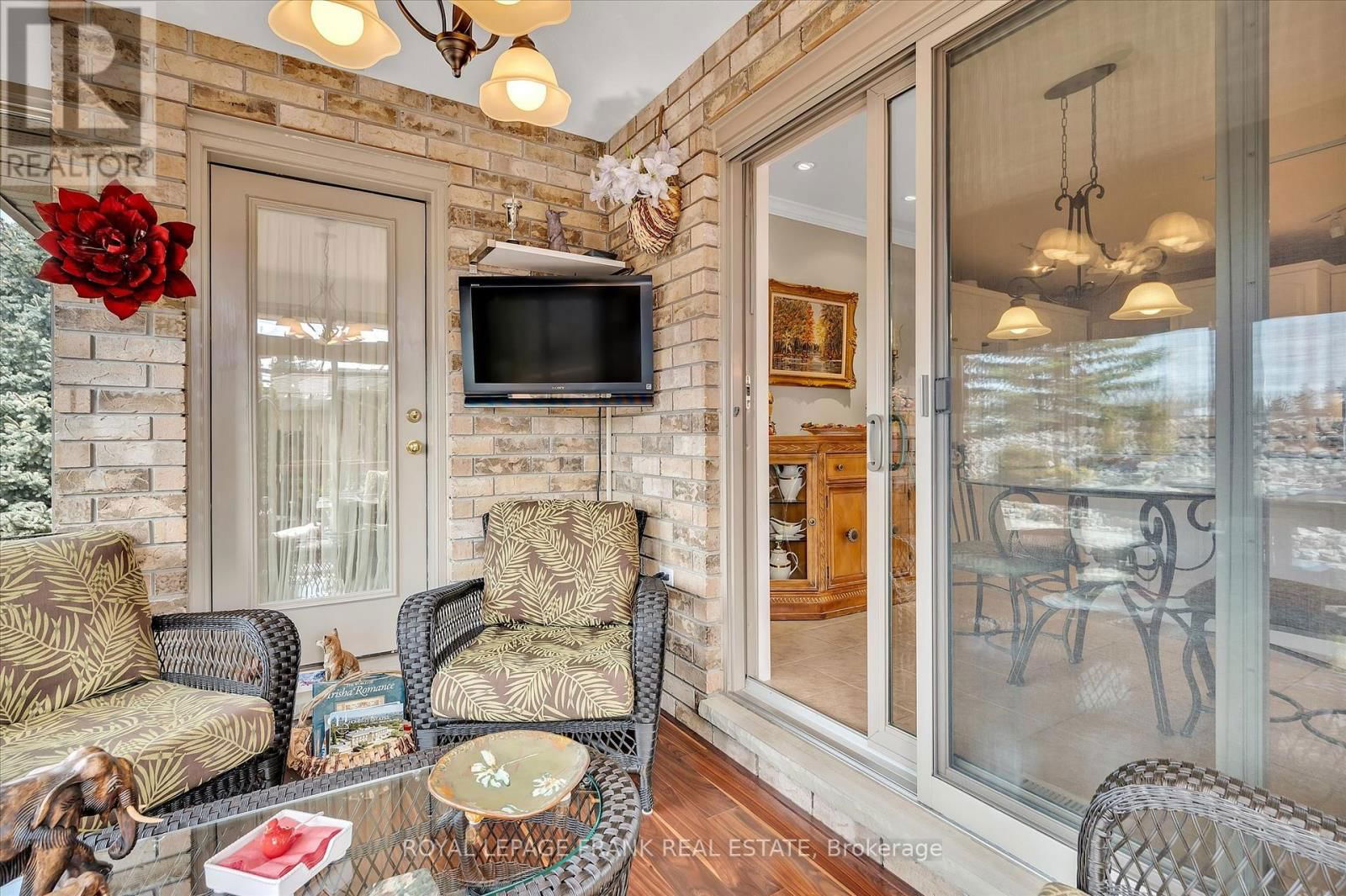 42 HUNTINGWOOD CRESCENT Image 26