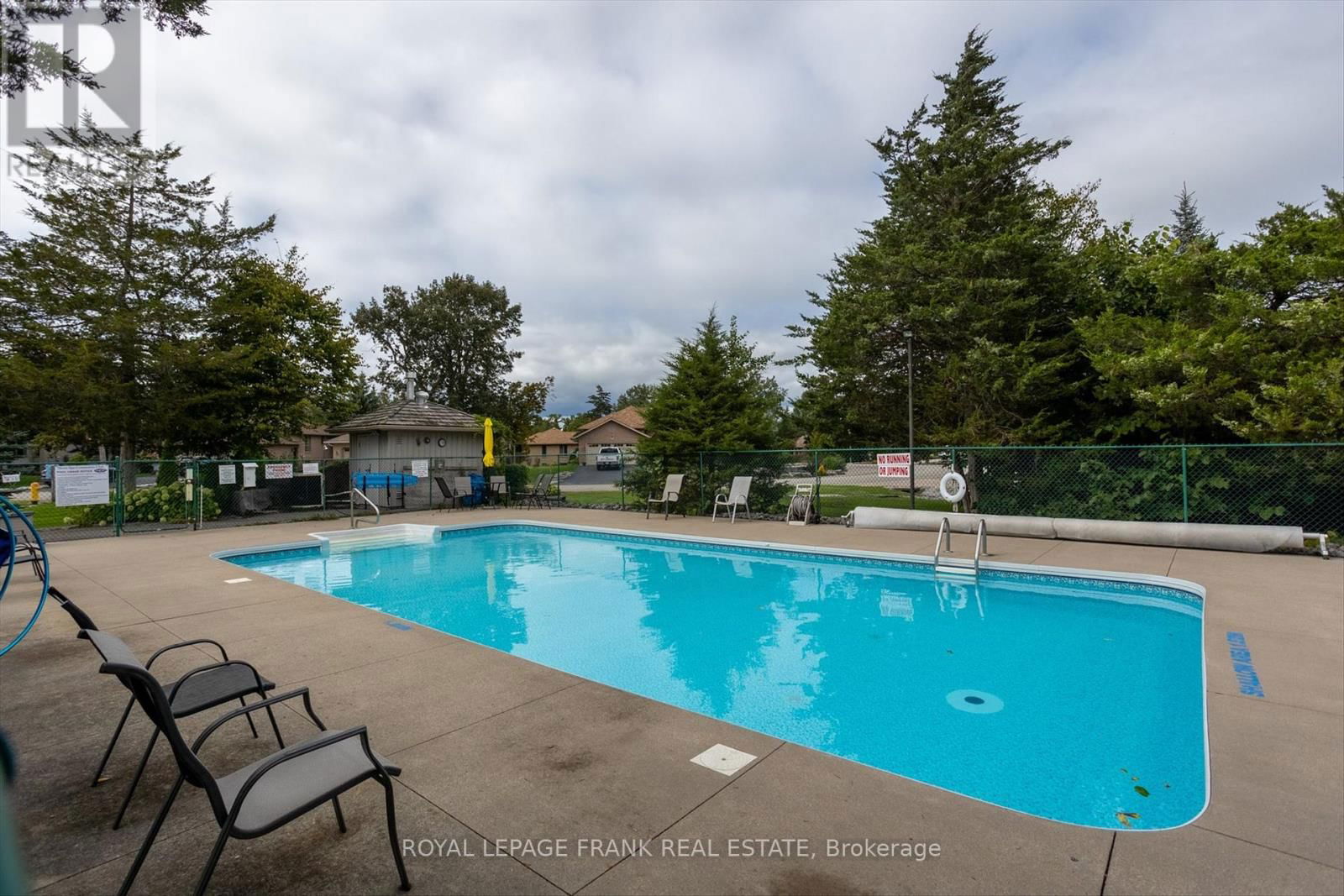 42 HUNTINGWOOD CRESCENT Image 36