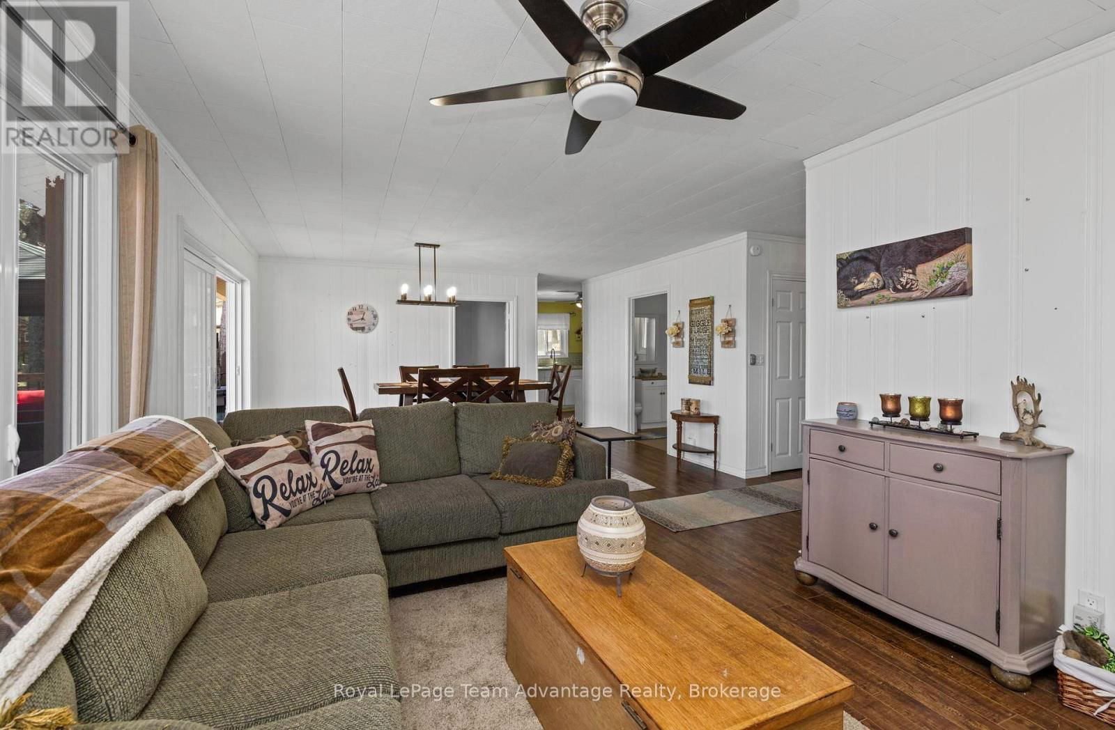 758 PARADISE LANE Image 4