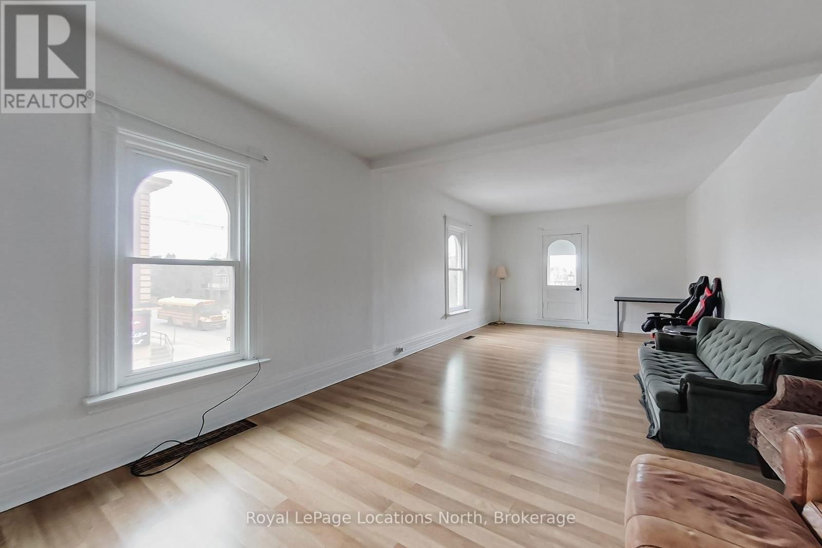 9 COLLINGWOOD STREET WEST Image 4