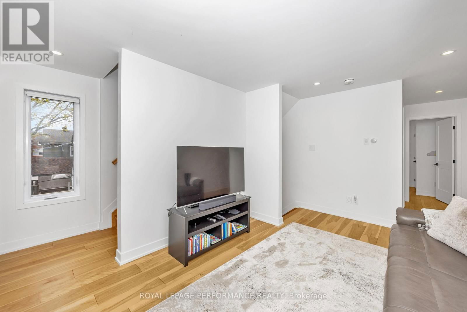 80 DAGMAR AVENUE Image 19