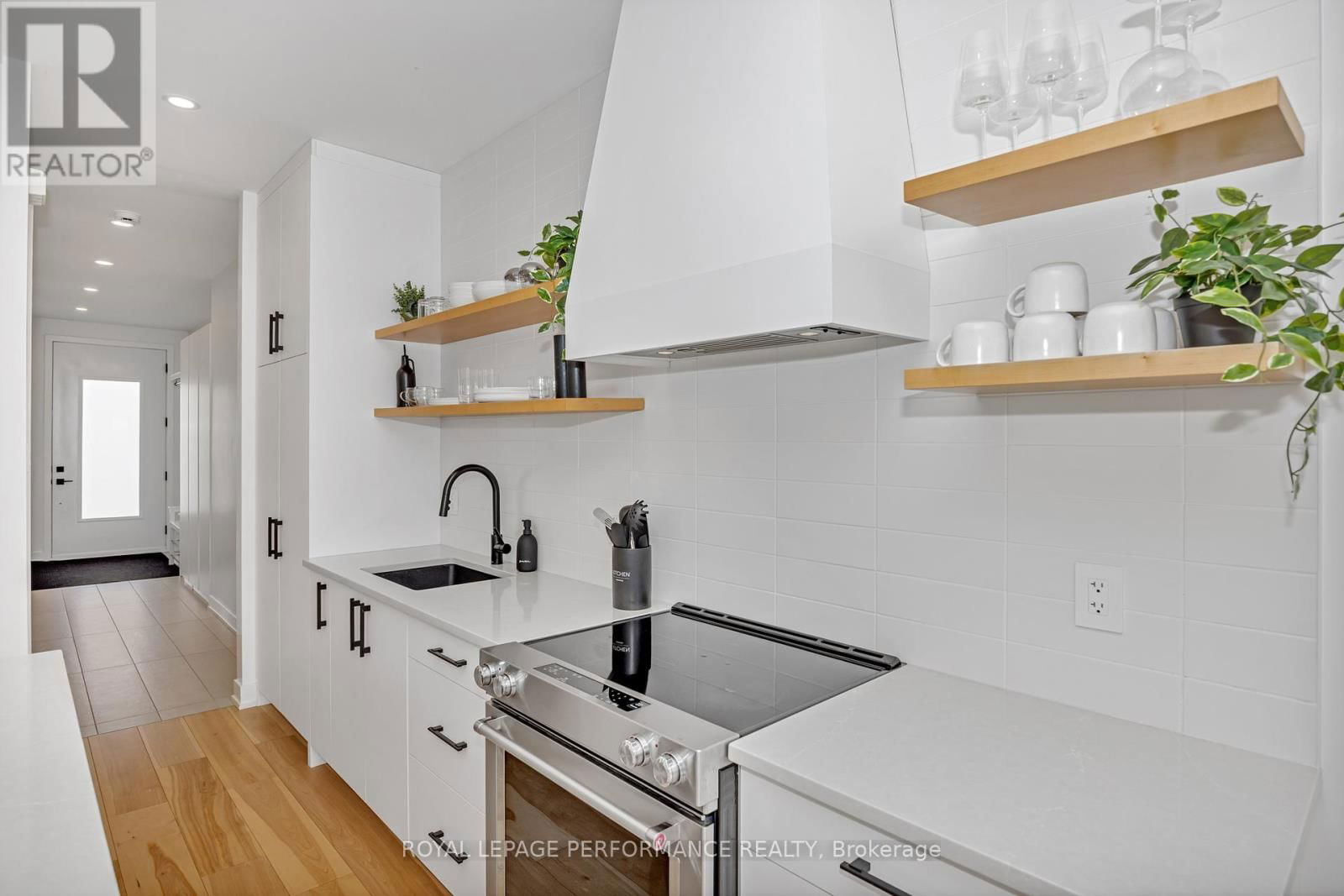 80 DAGMAR AVENUE Image 9