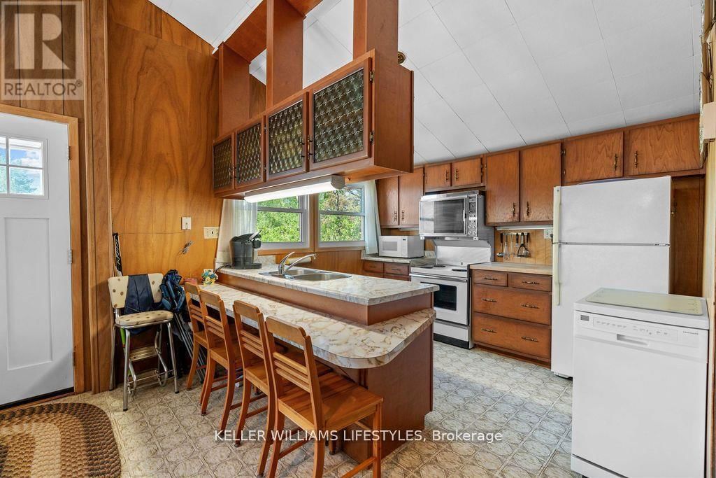 7403 SANDERSON ROAD Image 9