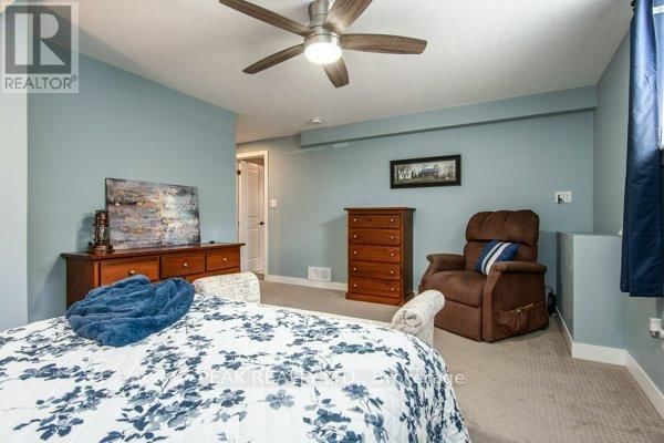 49 HALLIDAY DRIVE Image 32