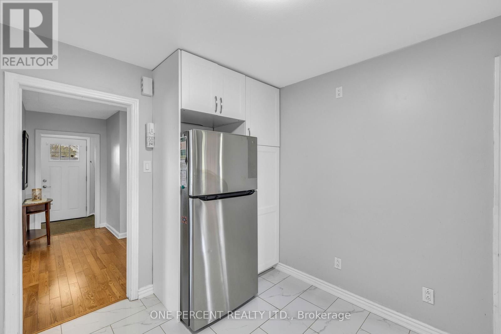 6 TWIN TERRACE Image 19
