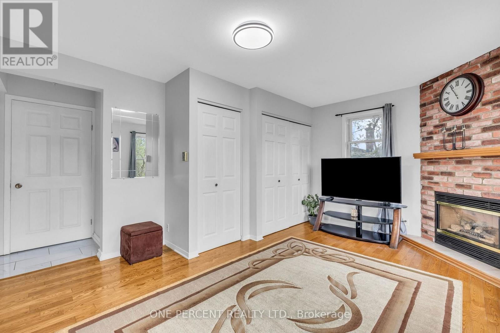6 TWIN TERRACE Image 22