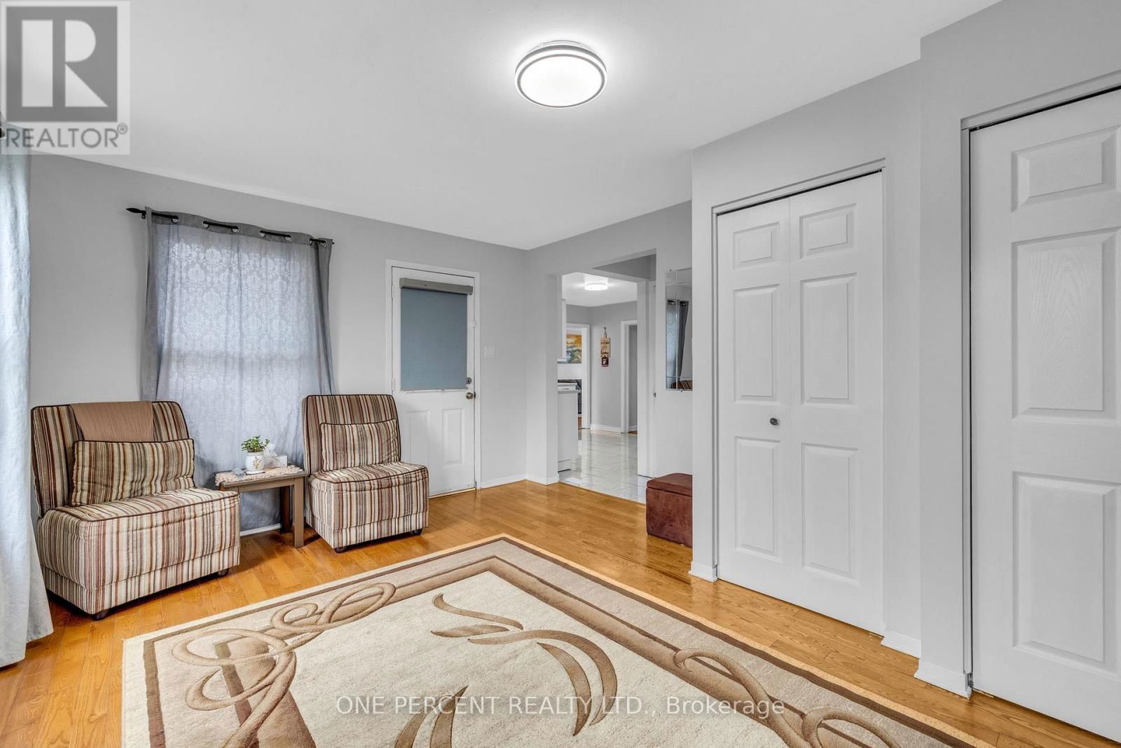 6 TWIN TERRACE Image 23