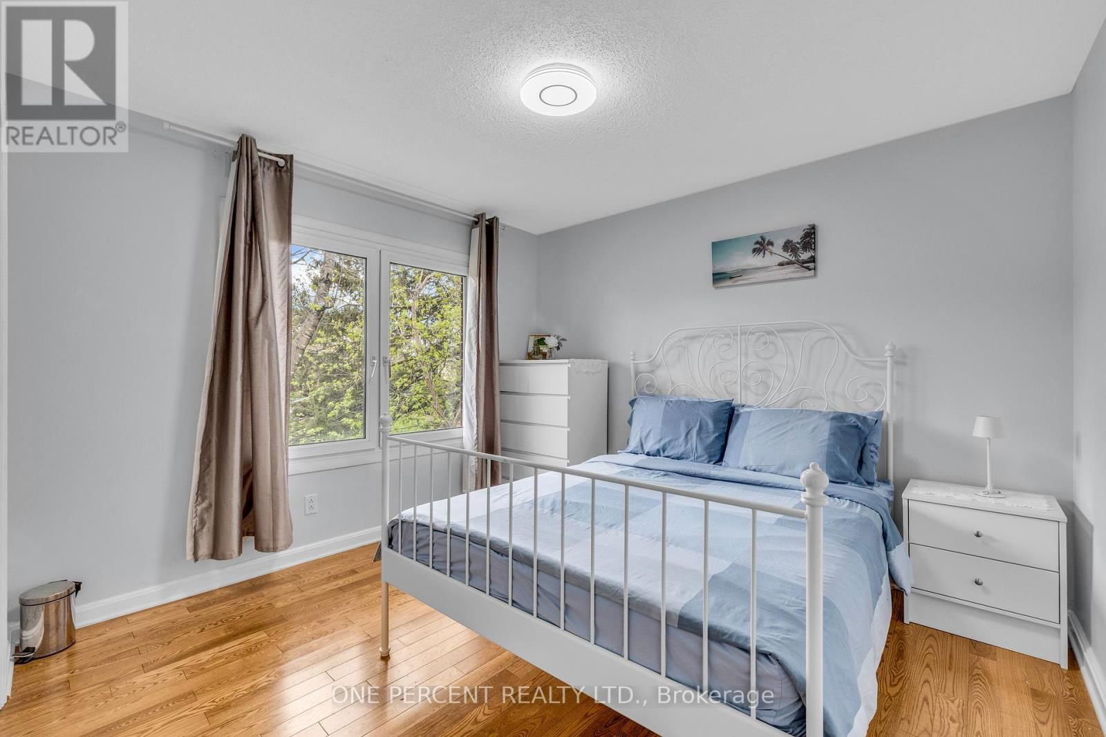 6 TWIN TERRACE Image 26