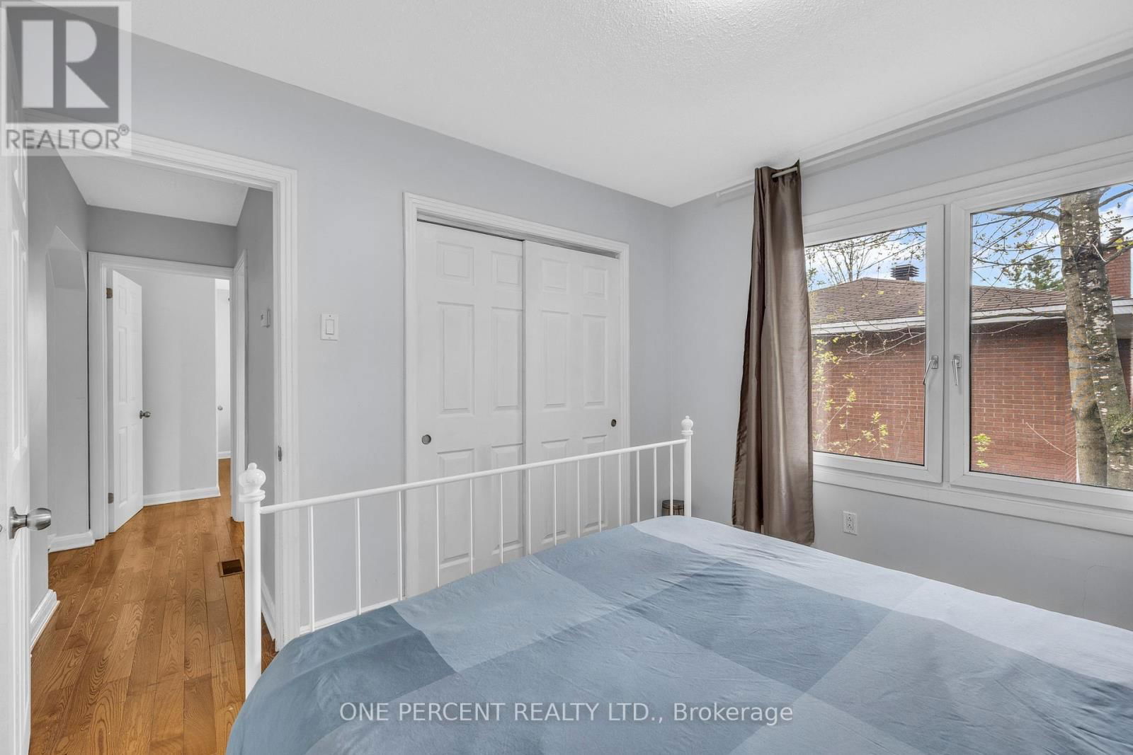 6 TWIN TERRACE Image 27