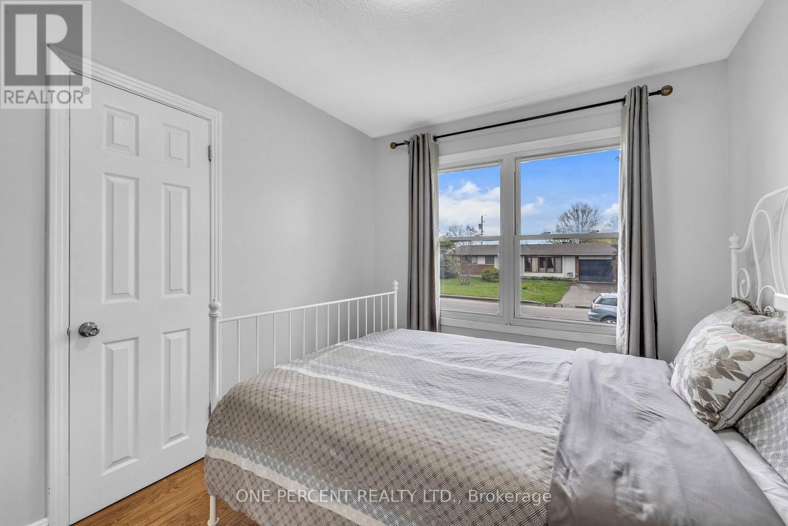6 TWIN TERRACE Image 31