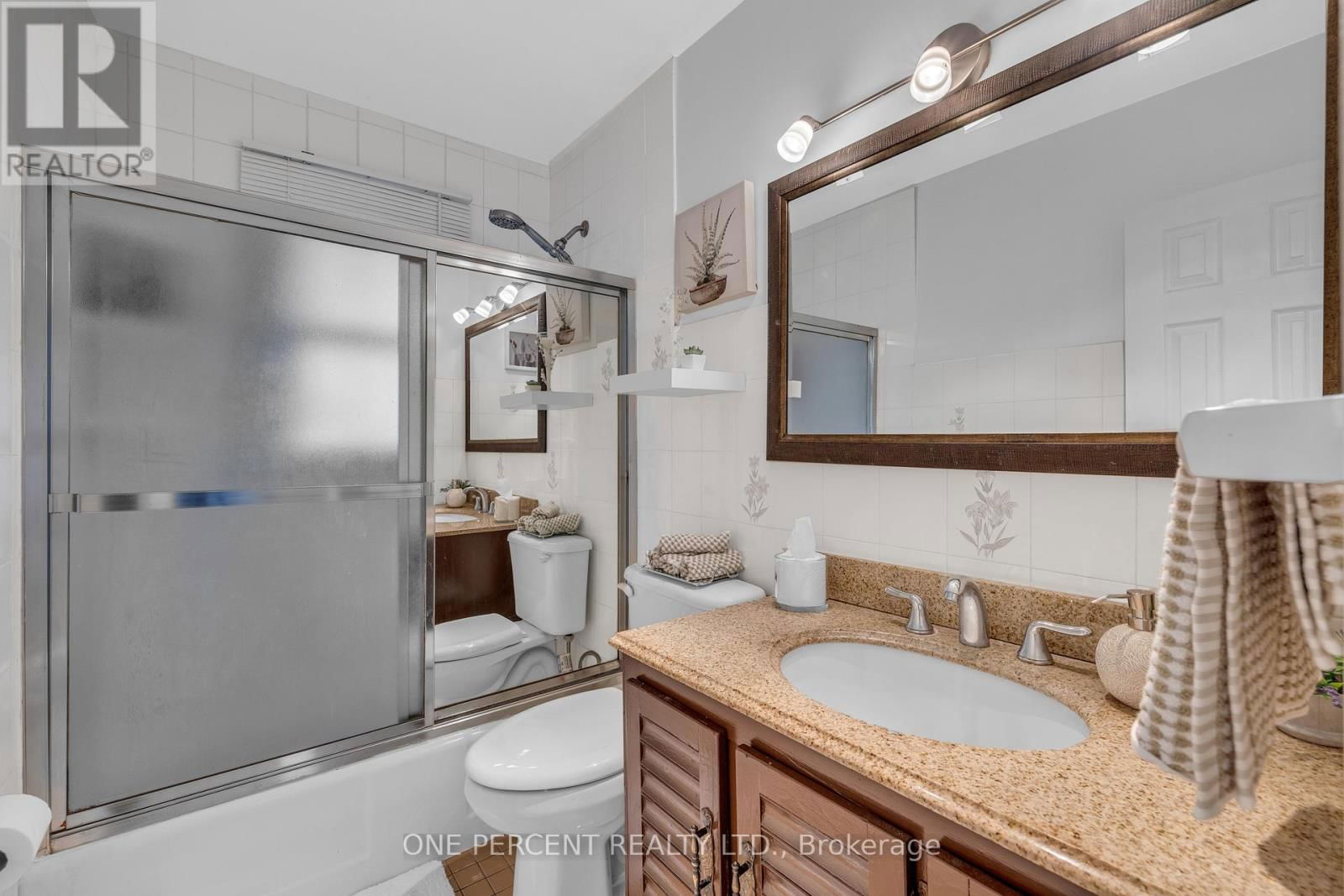 6 TWIN TERRACE Image 32