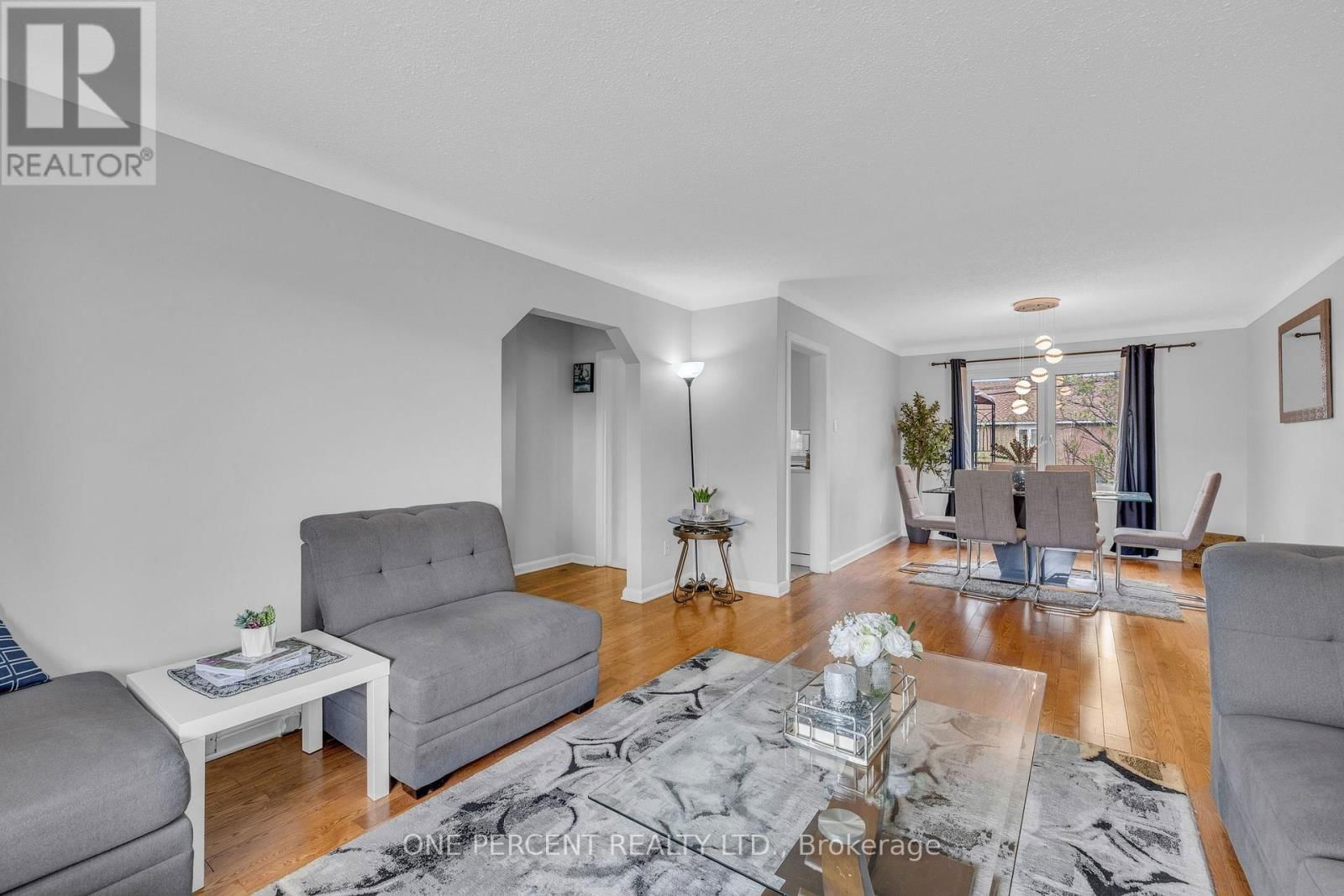 6 TWIN TERRACE Image 8