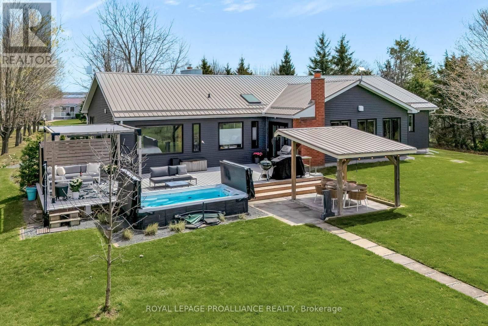 135 HISCOCK SHORES ROAD Image 4