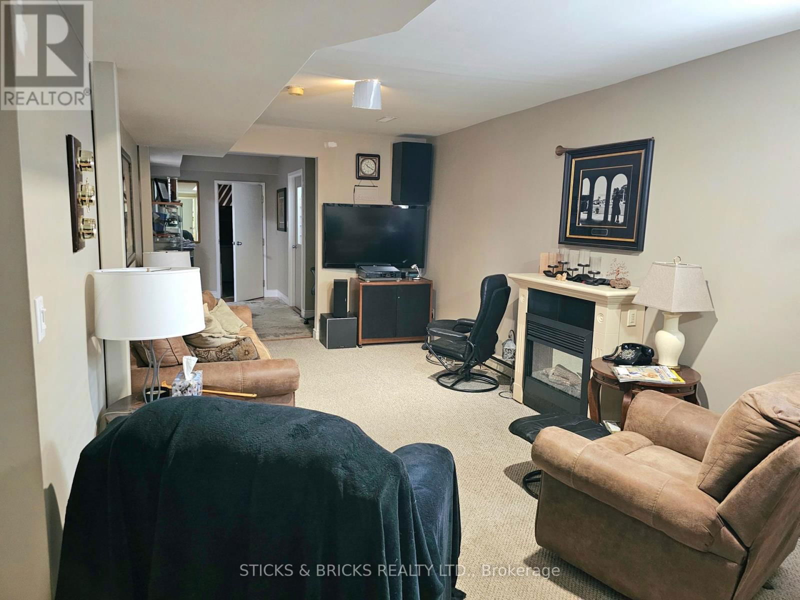 6974 LUNDYS LANE Image 16