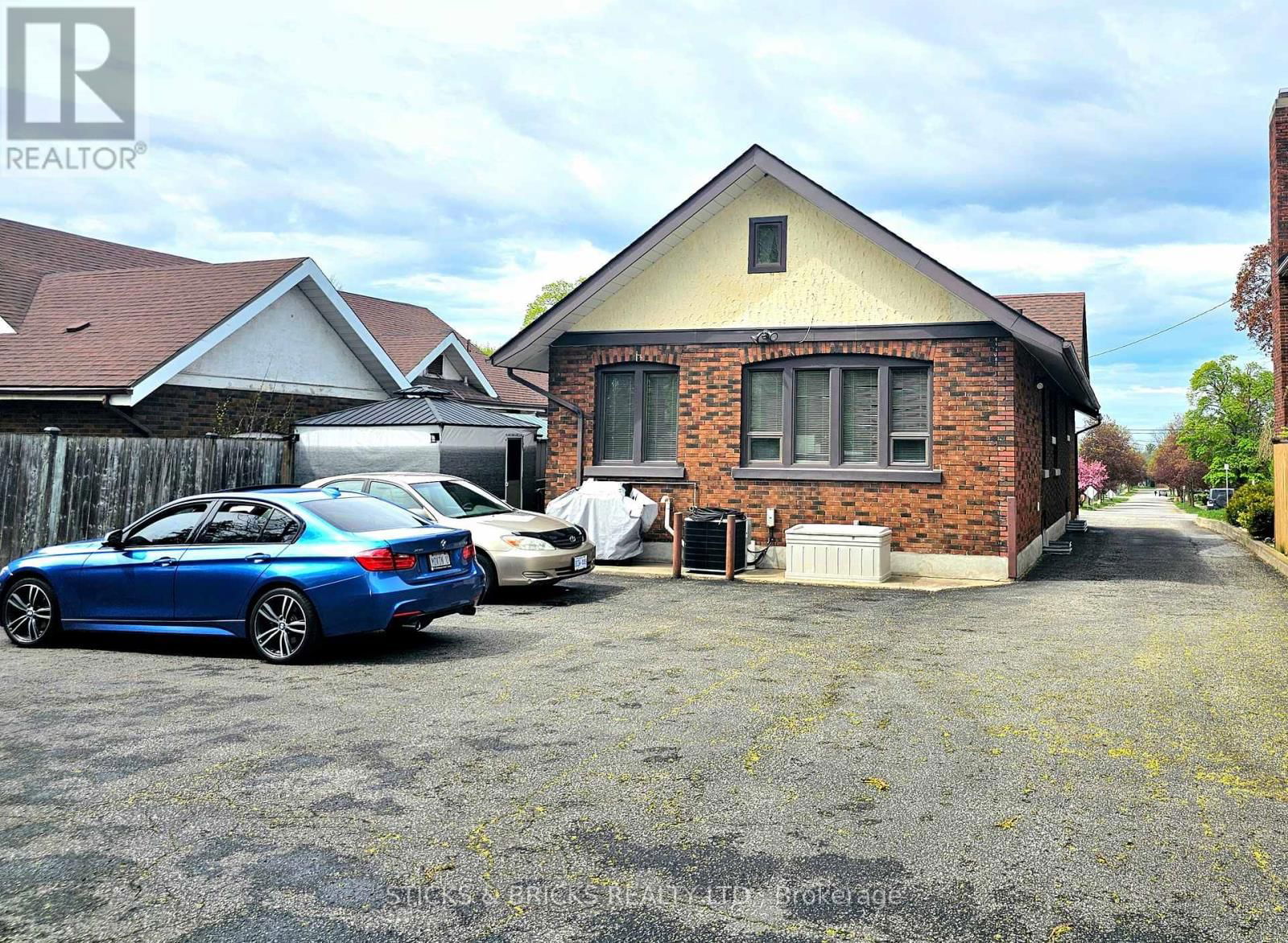 6974 LUNDYS LANE Image 23