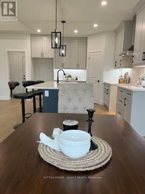 148 FOXBOROUGH PLACE Image 13