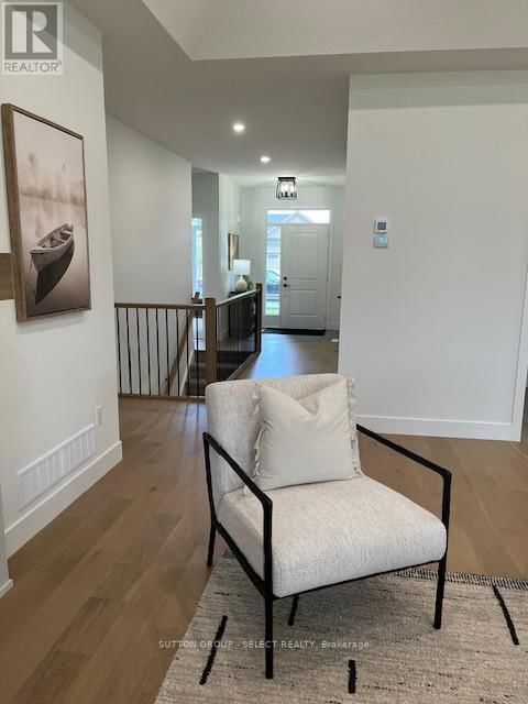 148 FOXBOROUGH PLACE Image 16